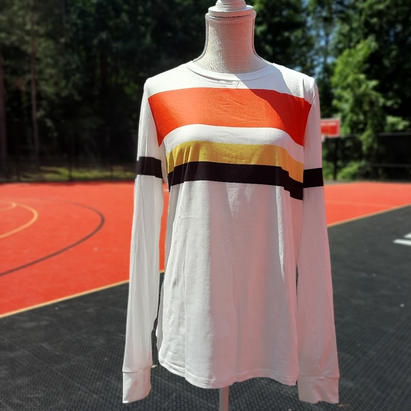 NEW🤍🖤❤️💛Sporty multi- colored, long sleeve top. - Picture 3 of 7